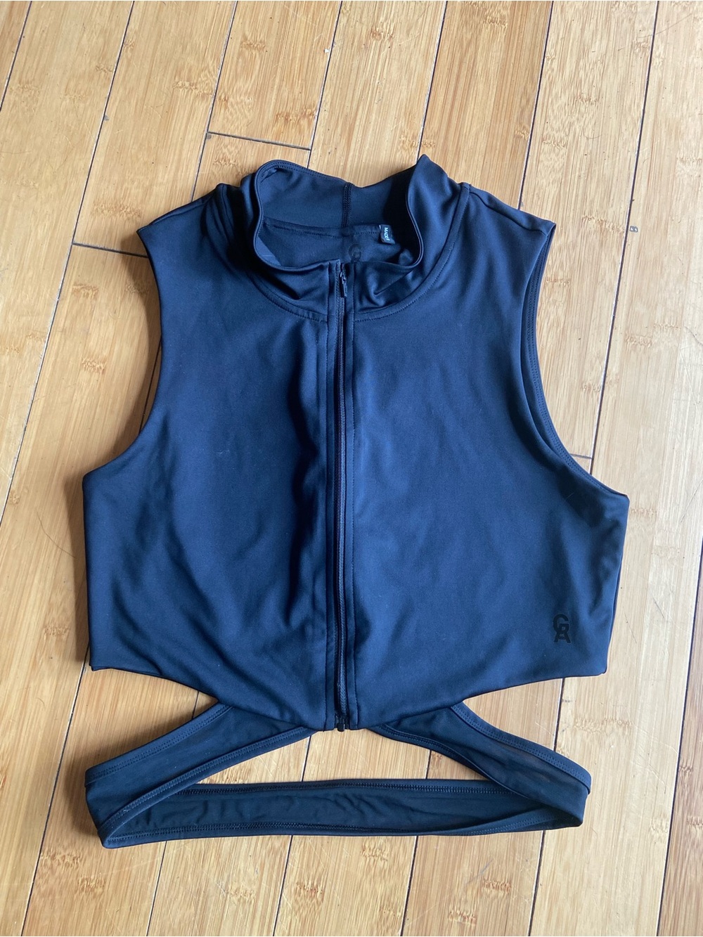 Good American Black Zip-Front Crop athletic Top